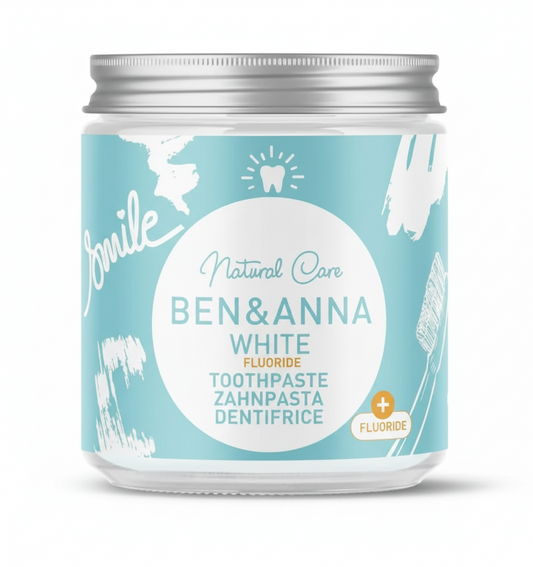 BEN & ANNA Bianco con fluoro – Dentifricio naturale in vetro – carbone attivo sbiancante, vegano, sapore di menta naturale